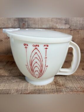 Vintage TUPPERWARE 500 Mix N Store 8 Cup 2 Qt Measuring Bowl Pitcher W/ Lid